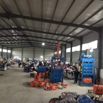 山東出口二手夏裝舊衣服市場調(diào)查——以工廠女小腳褲庫存單品為例